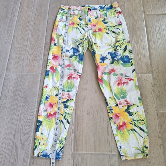 Tommy Bahama Fleur de Lite White And Tropical Floral Print Ankle Pants - Size 4 - Picture 6 of 9